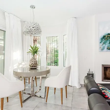By Riva - Stylish 2 Bedroom Luxury In Naranjos Puerto Banus Marbella