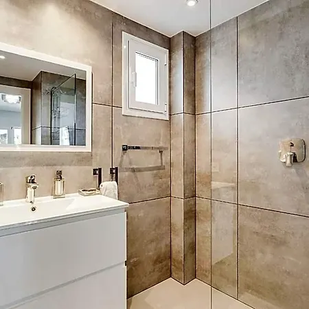 By Riva - Stylish 2 Bedroom Luxury In Naranjos Puerto Banus *