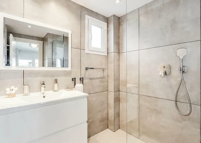 By Riva - Stylish 2 Bedroom Luxury In Naranjos Puerto Banus マルベーリャ